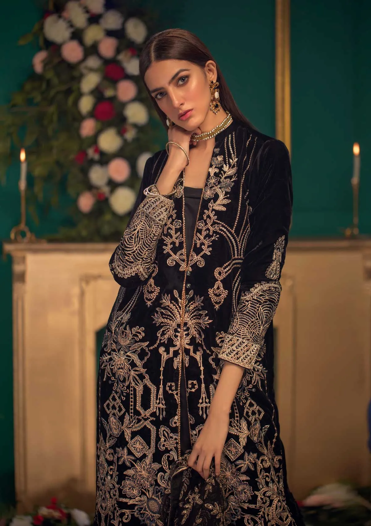 AIK Shaam E Firaaq Velvet Collection 2020 – Look 03