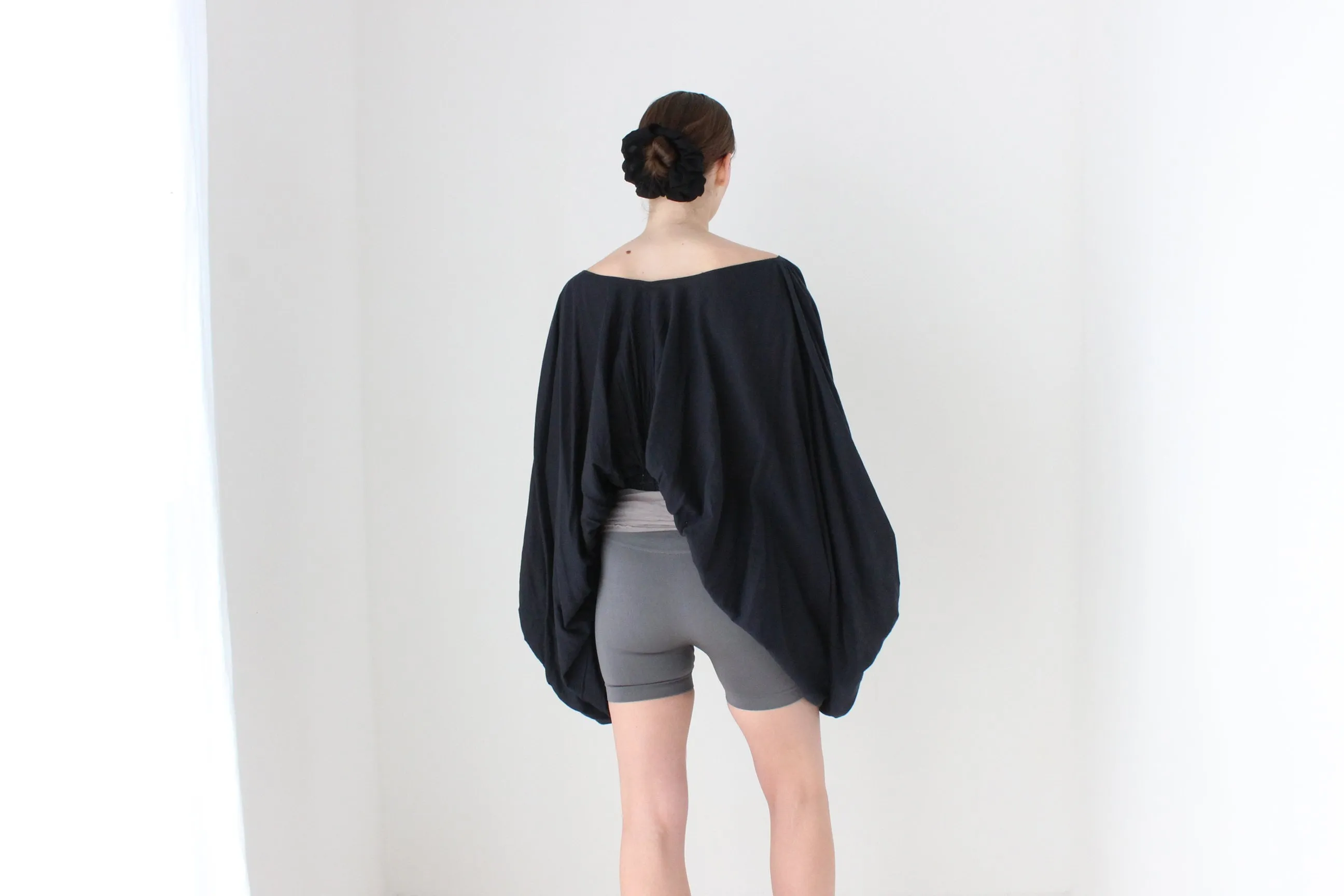 BALLETCORE Handmade Cotton Voluminous/Dramatic Balloon Sleeve Top