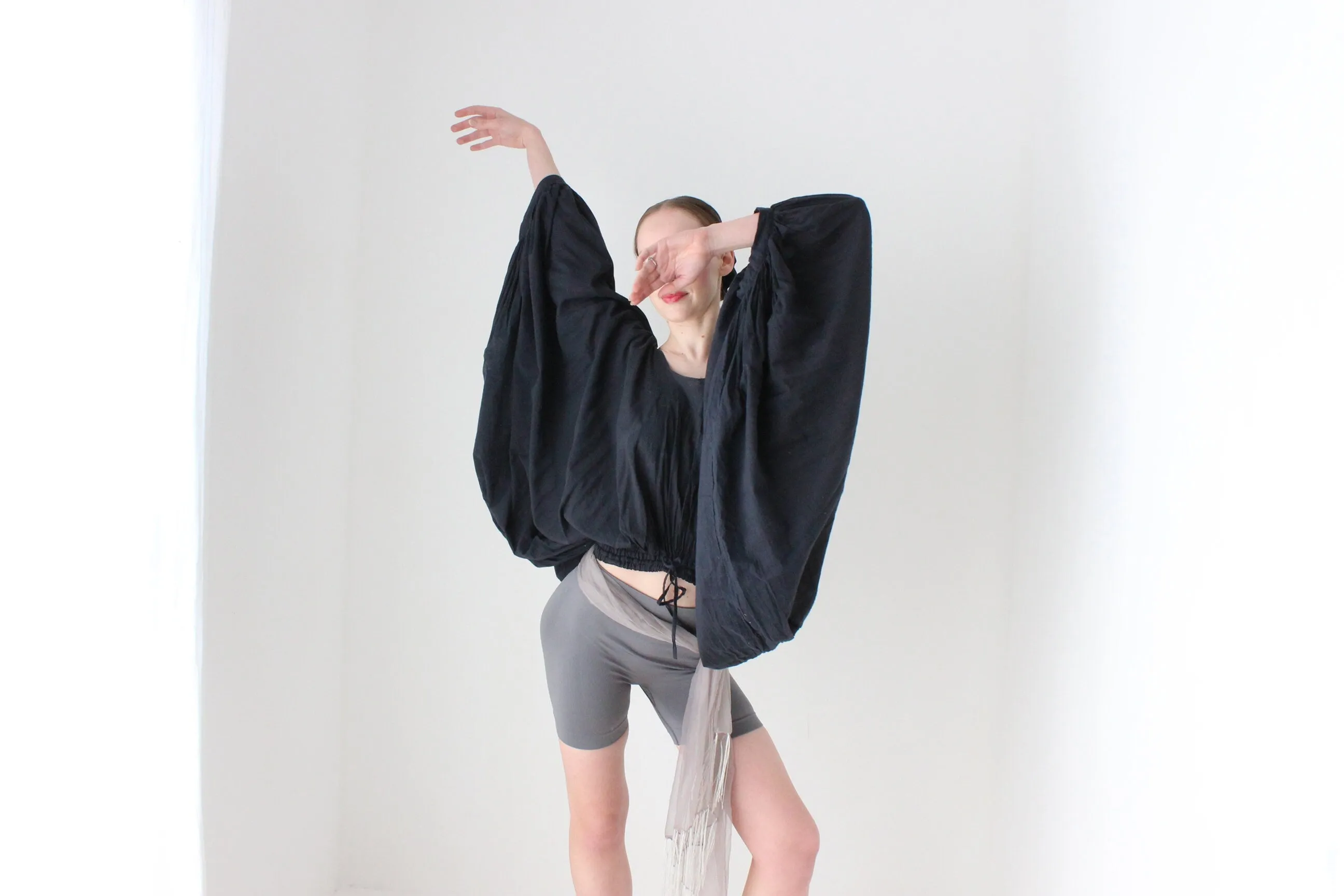 BALLETCORE Handmade Cotton Voluminous/Dramatic Balloon Sleeve Top