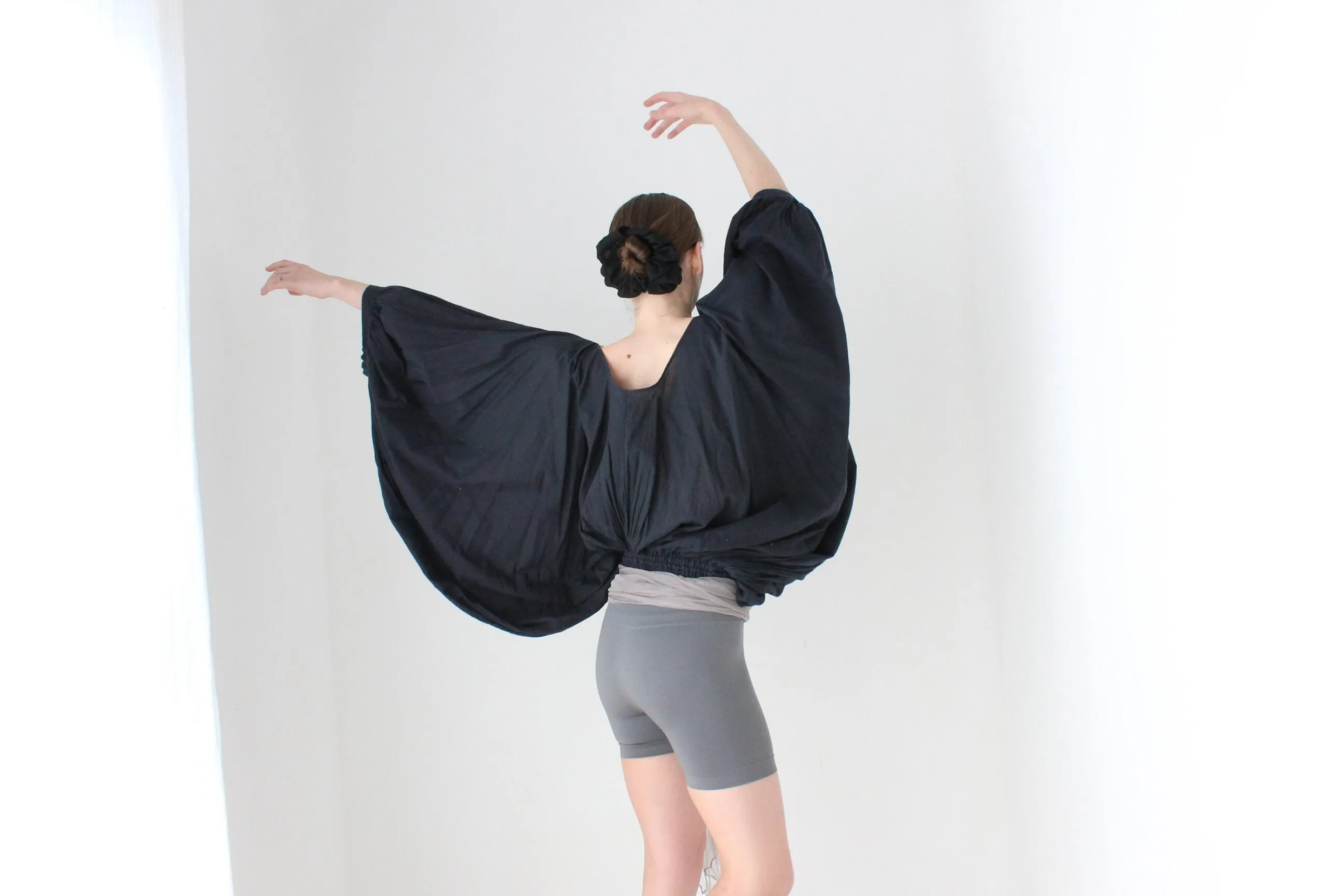 BALLETCORE Handmade Cotton Voluminous/Dramatic Balloon Sleeve Top