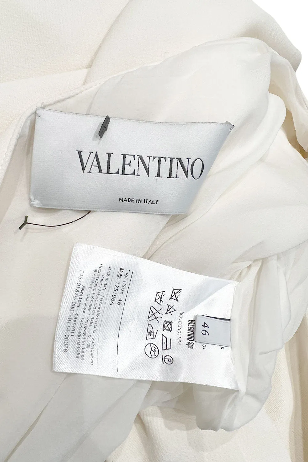 Incredible Resort 2015 Valentino One Shoulder Ivory Caped Sleeve Silk Crepe Dress