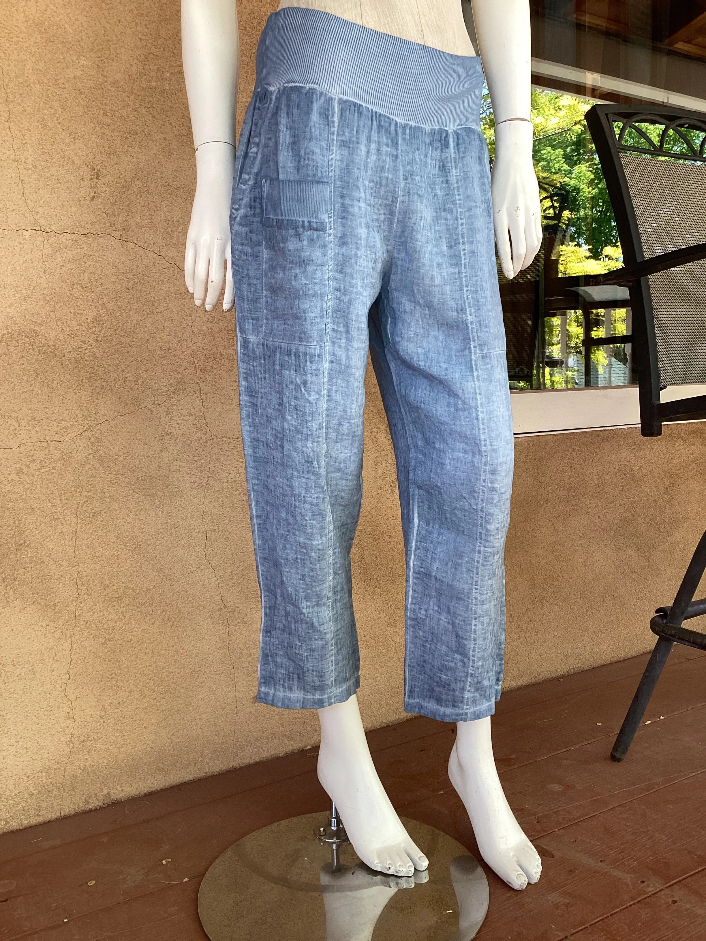 Magic Capri Linen Crop Pant