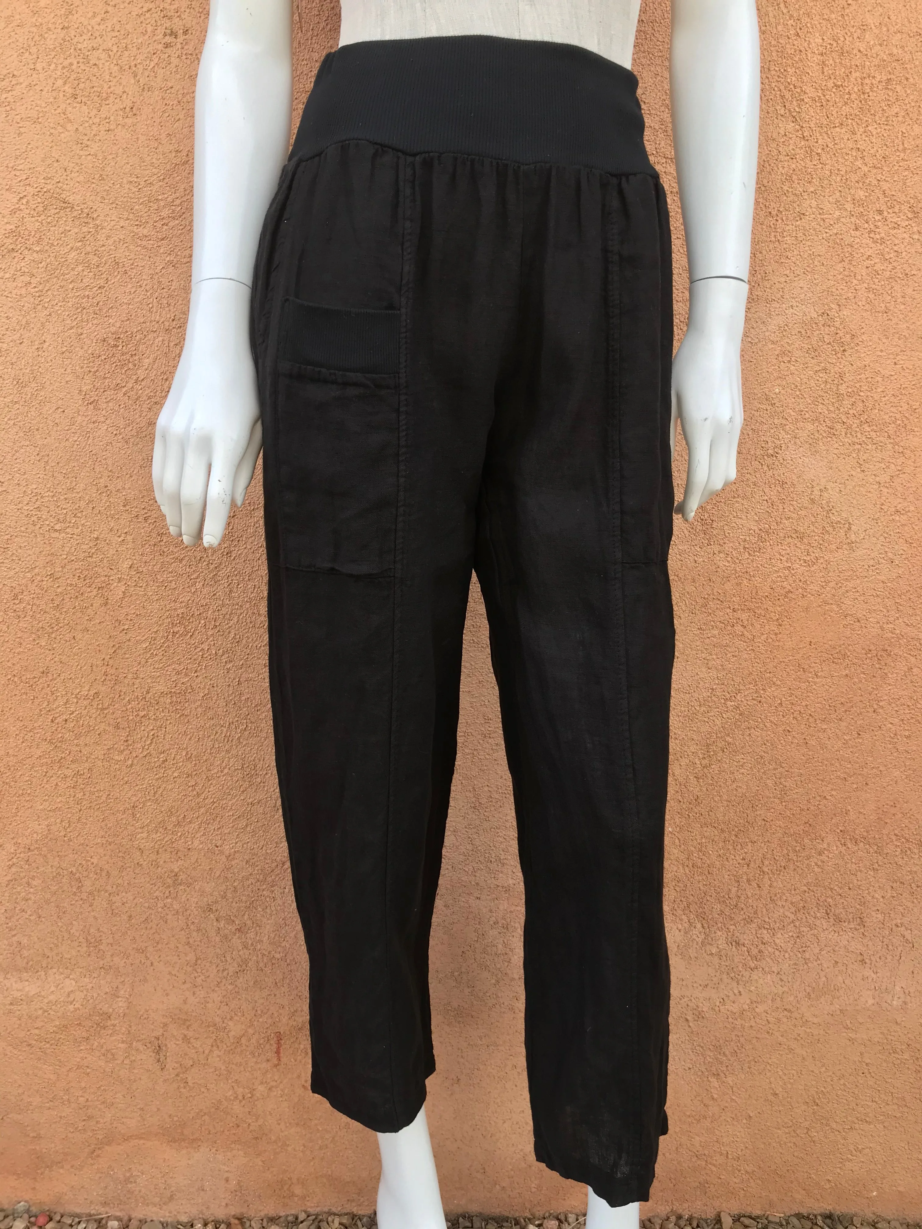 Magic Capri Linen Crop Pant